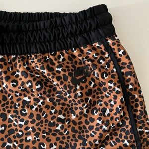 <<REPOSH>> Nike Drawstring Leopard Print Shorts Size M